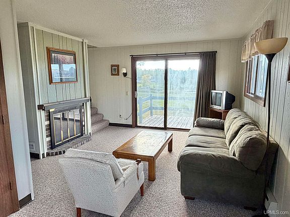 5th image of 960 La Rue Ct APT F-8