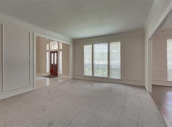 5th image of 2102 Bluebonnet Dr