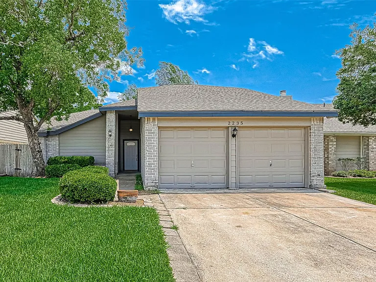 2235 Sentinal Oaks St — Photo 1