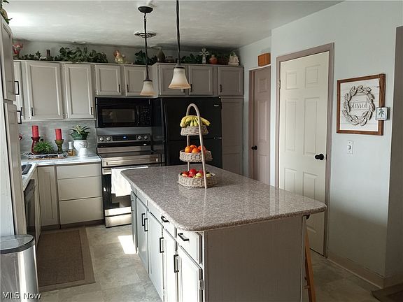 2nd image of 13578 Foxcroft Dr