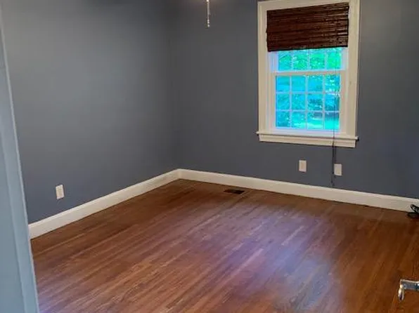 4224 Alton Rd, Saint Matthews, KY 40207