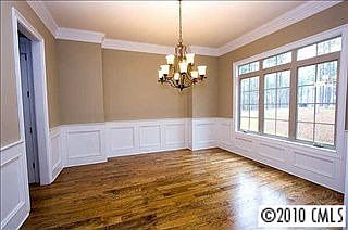 4th image of 4935 River Hills Dr