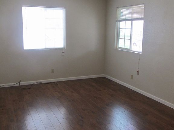 5th image of 2443 Princeton St