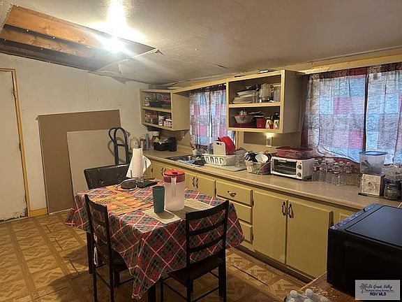 5th image of 300 E Arroyo Dr