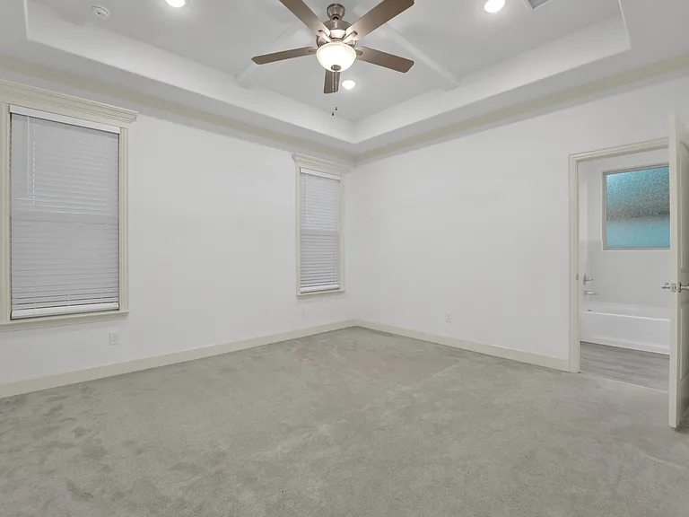 117 Community Dr — Photo 12