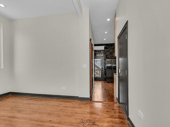 5th image of 1842 W Grand Ave Unit 2