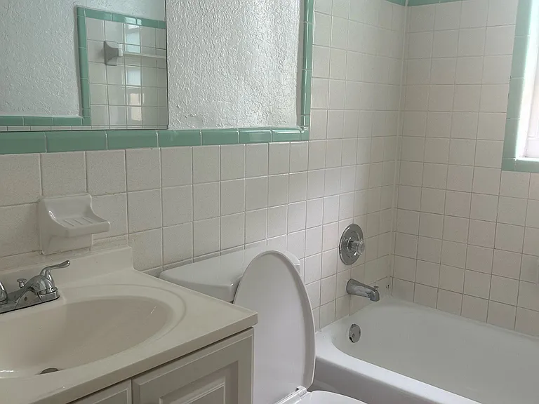 610 NW 7th Ave — Photo 34