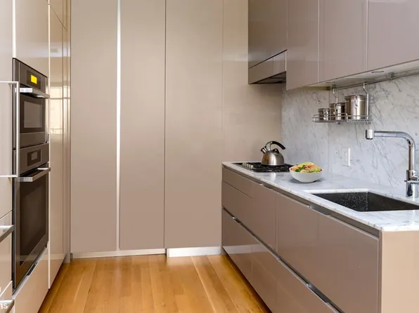 124 West 23rd Street image 4 of 11