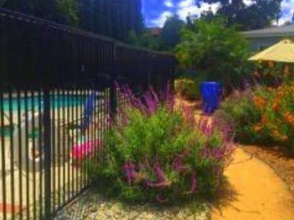 2nd image of 5051 Whitsett Ave #216