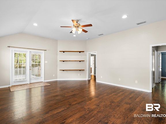 3rd image of 1604 Donham Dr