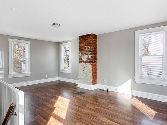5th image of 1827 S Preston St