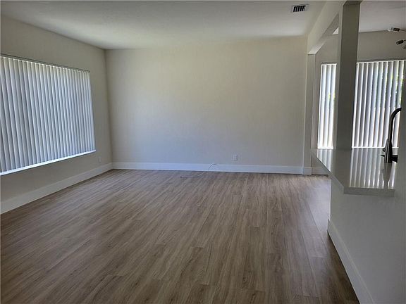 4th image of 12340 NE 11th Place