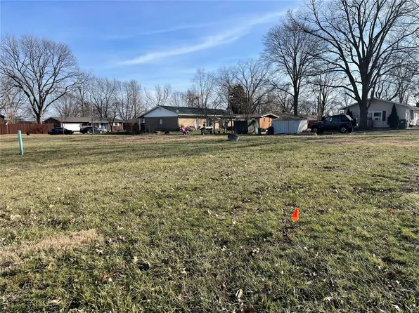 300 Freedom Dr, Hecker, IL 62248