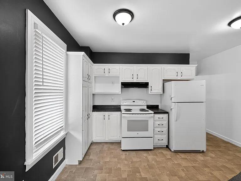 365 N Prune St — Photo 4
