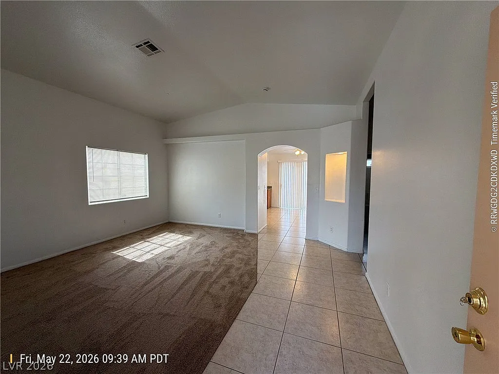 3 bed, 2.0 bath, 1495 sqft, $1,975 — Photo 2