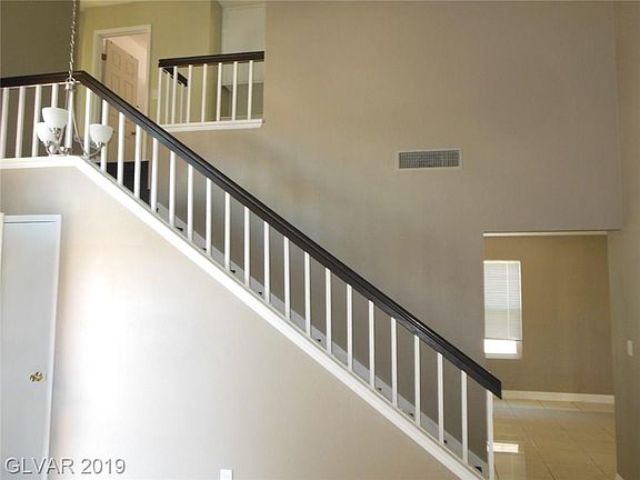 3rd image of 7586 Marmot Ave