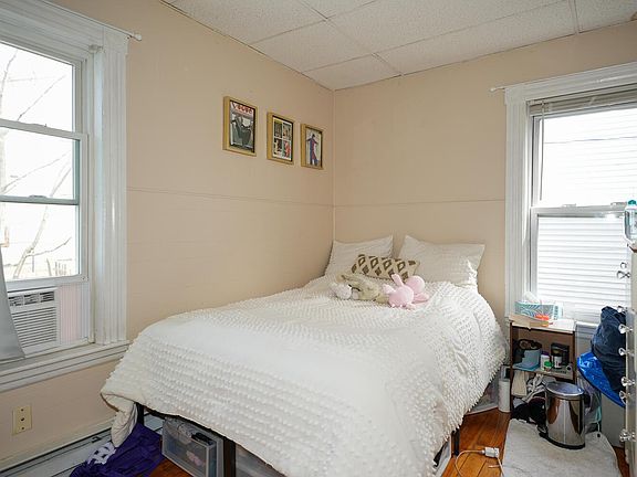 3rd image of 15 Boyden St