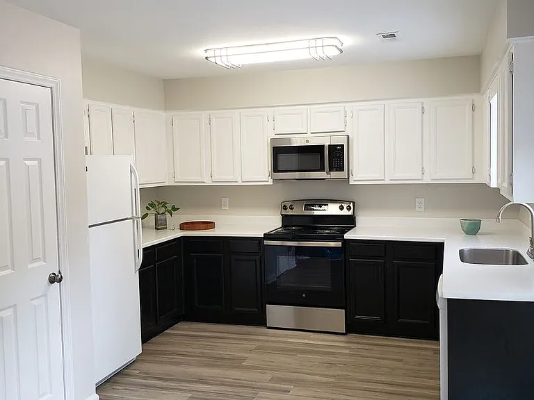 4362 Hunters Club Dr — Photo 3