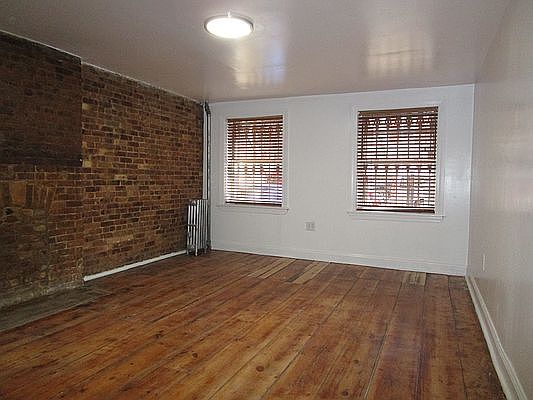 4th image of 88 Waverly Ave #1