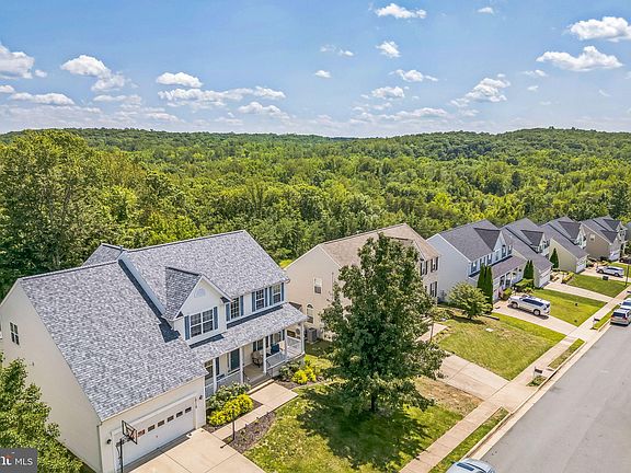 4th image of 10110 Lees Crossing Ln