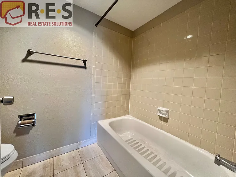 6483 S Havana St #B — Photo 6