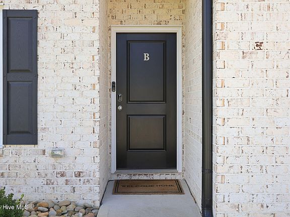5th image of 1409 B Dorset Drive