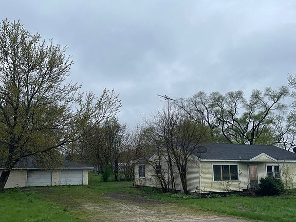 3rd image of 409 W Division St
