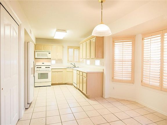 5th image of 12601 Sun Cove Ave
