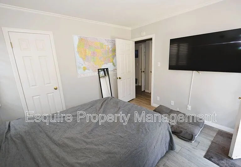 121 Jordan Ave — Photo 11