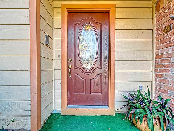5th image of 1006 Bolton Dr