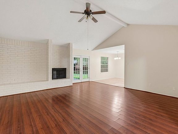 4th image of 423 Pickford Dr