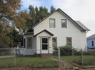 805 6th Ave NE, Minot, ND 58703