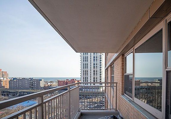 2nd image of 2925 W 5th St APT 10C