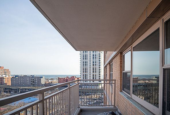 1st image of 2925 W 5th St APT 10B