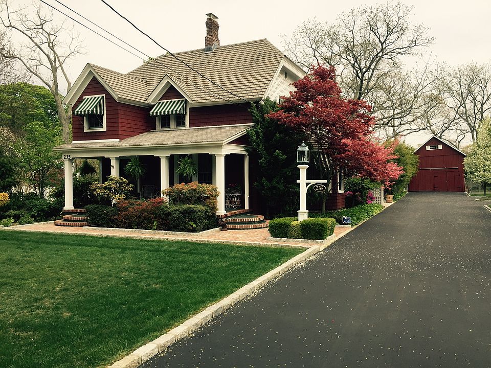 1st image of 235 Bayport Ave