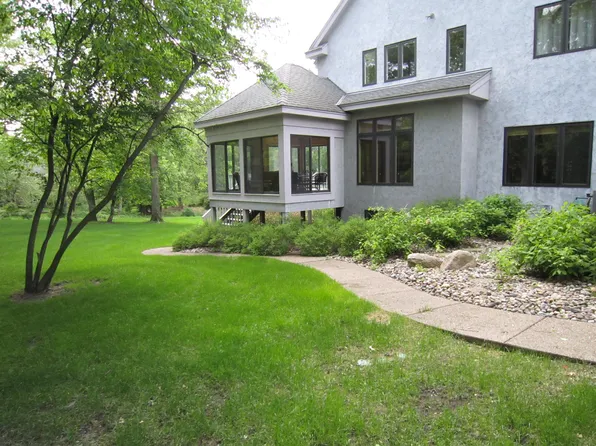 57 Pleasant Lake Rd E, North Oaks, MN 55127