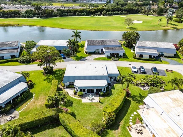 401 French Royale Circle, Atlantis, FL 33462