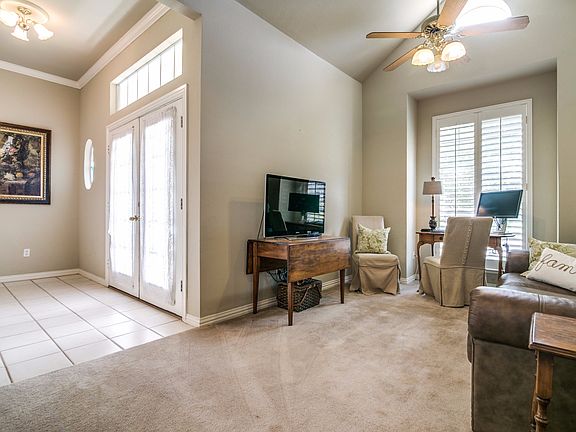 3rd image of 4505 Lake Hill Dr