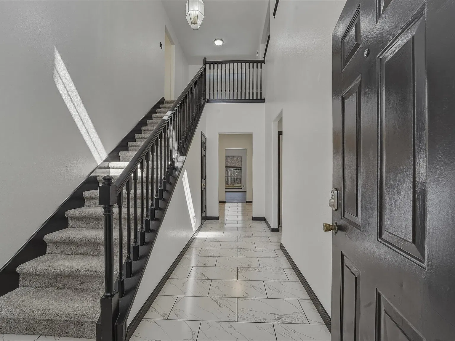 4 bed, 2.5 bath, 2822 sqft, $2,800 — Photo 4