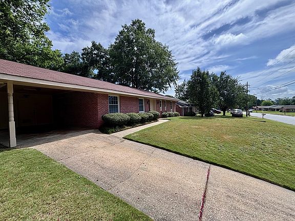 4th image of 2113 Leeds Dr