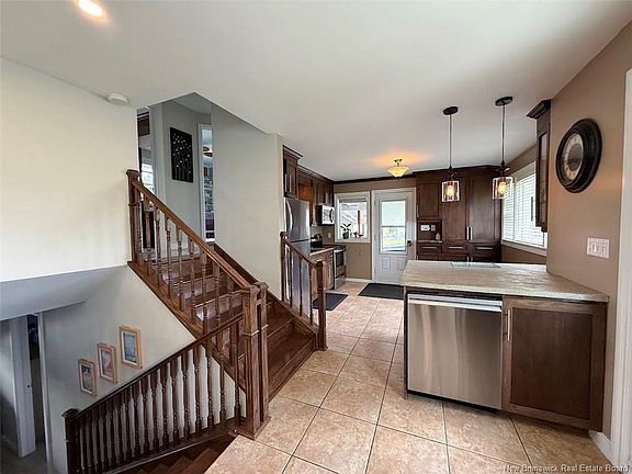 4th image of 847 Principale St