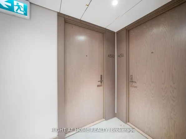 125 Blue Jays Way #4510, Toronto, ON M5V 0N5