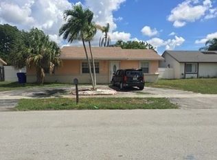 7809 SW 8th Ct, Pompano Beach, FL 33068