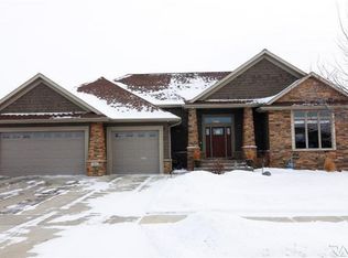 7200 S Waterstone Cir, Sioux Falls, SD 57108