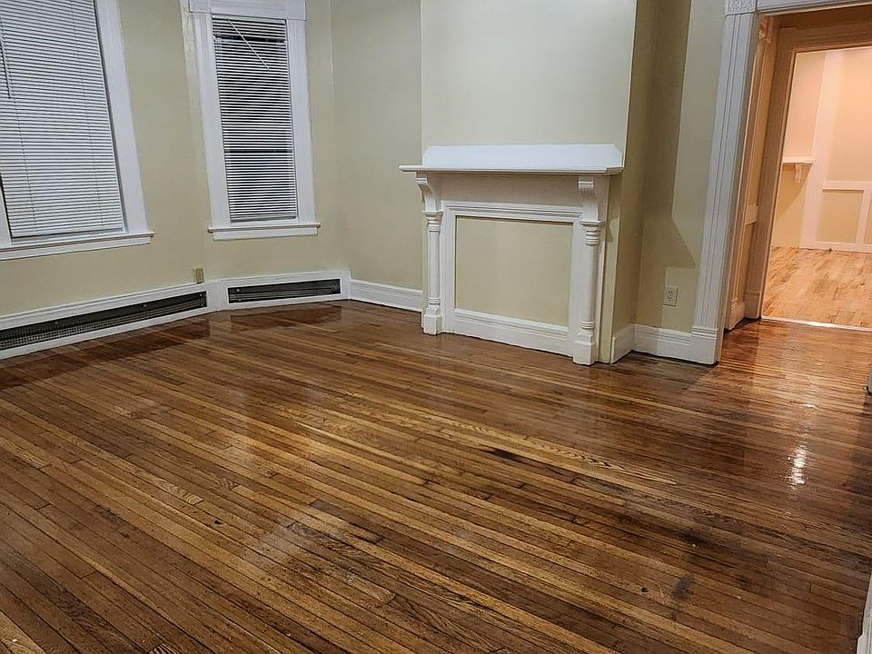 Huge Living Room with High Ceilings