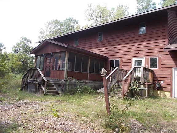 3rd image of 2125 W Sanilac Rd