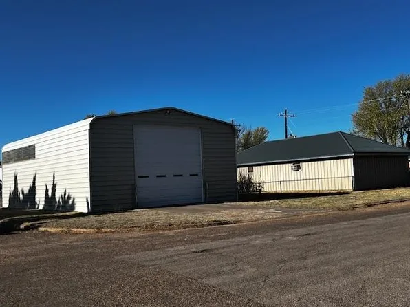 1005 Avenue C, Beaver, OK 73932