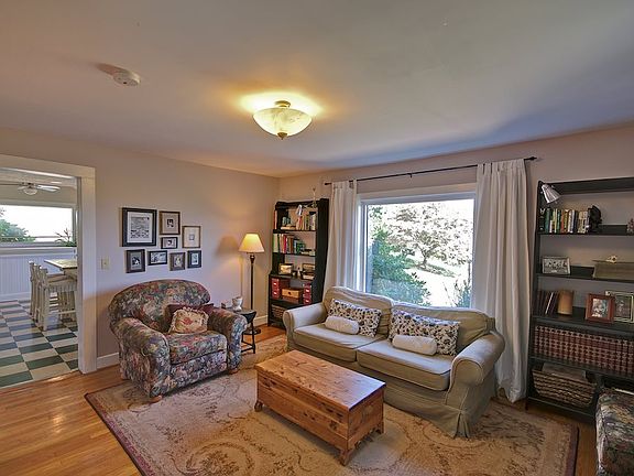 3rd image of 181 Claytor Ln