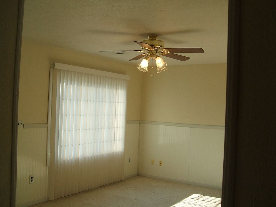 2nd image of 3418 Niagara St