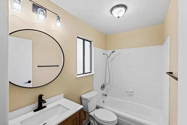 Park Plaza Apartments — Photo 17